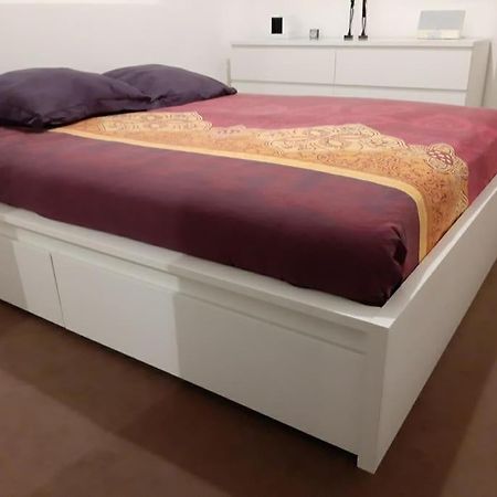 Joli Appartement Avec Jardin Et 2 Parkings Prives 阿让特伊 外观 照片