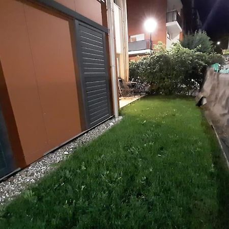 Joli Appartement Avec Jardin Et 2 Parkings Prives 阿让特伊 外观 照片