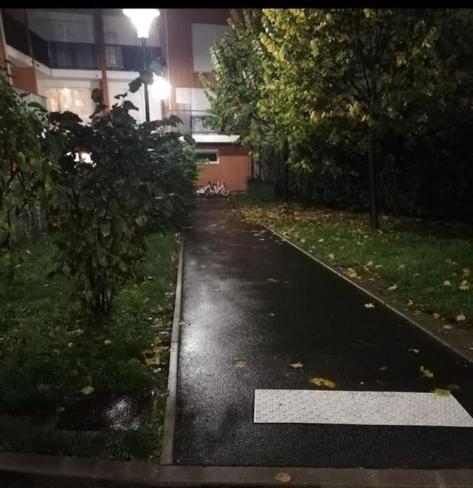 Joli Appartement Avec Jardin Et 2 Parkings Prives 阿让特伊 外观 照片