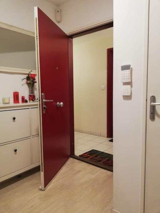 Joli Appartement Avec Jardin Et 2 Parkings Prives 阿让特伊 外观 照片