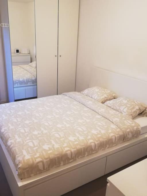 Joli Appartement Avec Jardin Et 2 Parkings Prives 阿让特伊 外观 照片