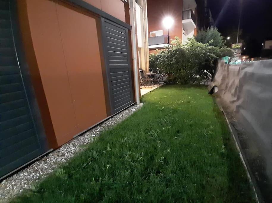 Joli Appartement Avec Jardin Et 2 Parkings Prives 阿让特伊 外观 照片